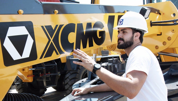 品質(zhì)，為你<br>行穩(wěn)致遠(yuǎn)，精益求精